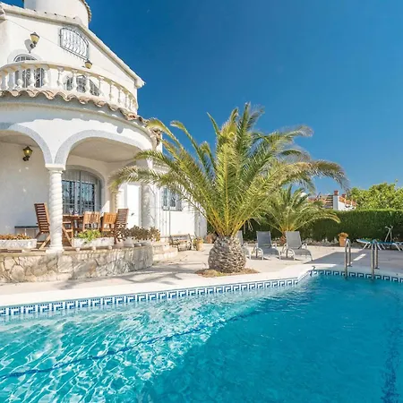 In Lametlla De Mar With Kitchen Holiday home